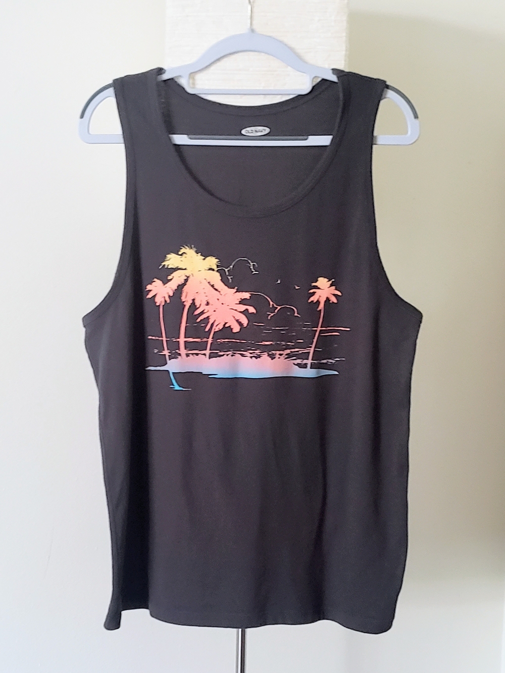 Old Navy Black Sunset Palm Graphic Tank Top Medium Casual Tropical Beach Vibe